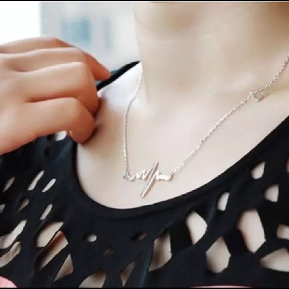 💕✅3/$25 Cute Heartbeat Fashion Pendant Necklace.